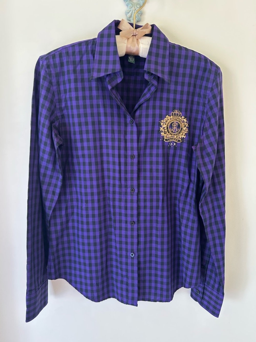 Ralph Lauren Gingham Button-Up Blouse with Embellished Emblem
Size: XS 
EUC